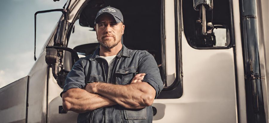 4 Reasons to Start a Career in the Trucking Industry